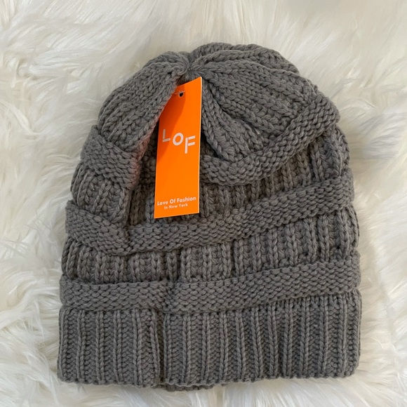 2 piece winter set, gloves and beanie - Picture 8 of 11